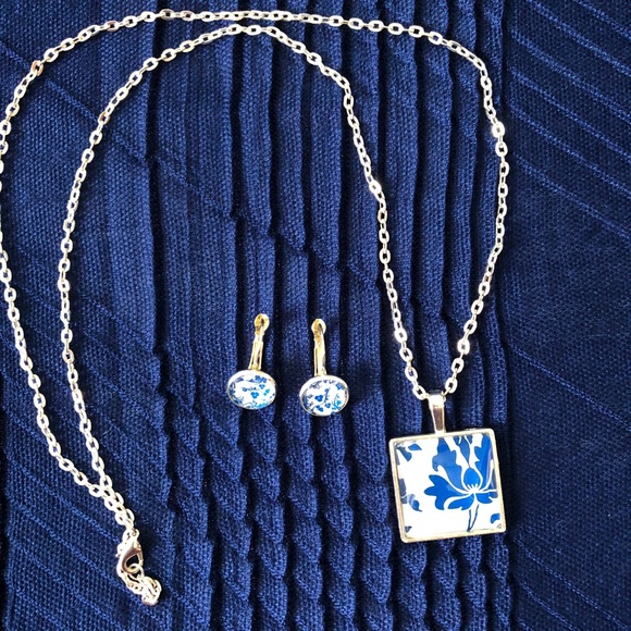 Jewelry - Blue and white necklace and earrings jewelry set in silver setting